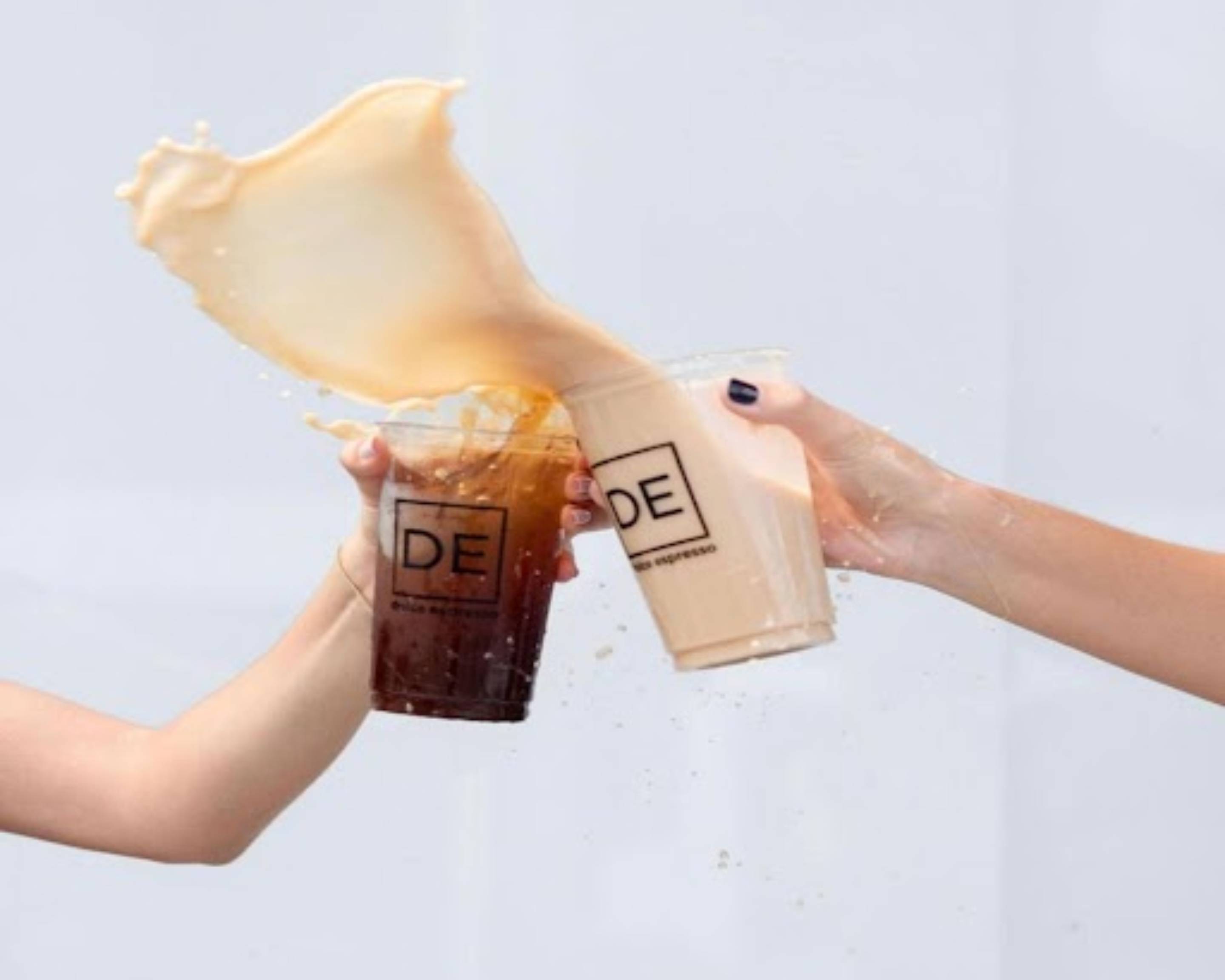 un americano y un latte